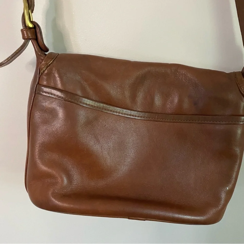 [Coach] Vintage 90s 100% Brown Leather Fold Over Saddle Crossbody  Bag